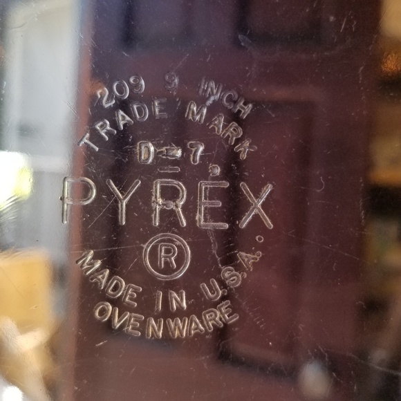 1 Mount Clemens & 2 Pyrex Pie Dishes - Picture 3 of 3